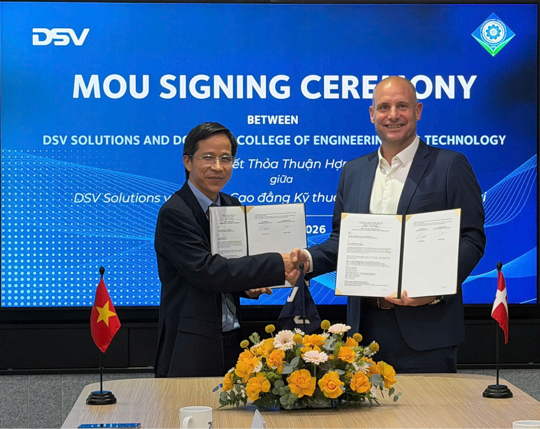 DNCET KÝ KẾT BIÊN BẢN GHI NHỚ HỢP TÁC VỚI CÔNG TY DSV CONTRACT LOGISTICS VIỆT NAM