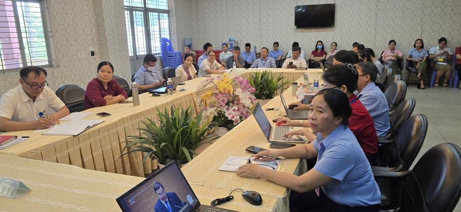 THAM GIA HỘI NGHỊ NGHIÊN CỨU, HỌC TẬP, QUÁN TRIỆT VÀ TRIỂN KHAI THỰC HIỆN NGHỊ QUYẾT SỐ 10-NQ/TW CỦA BỘ CHÍNH TRỊ