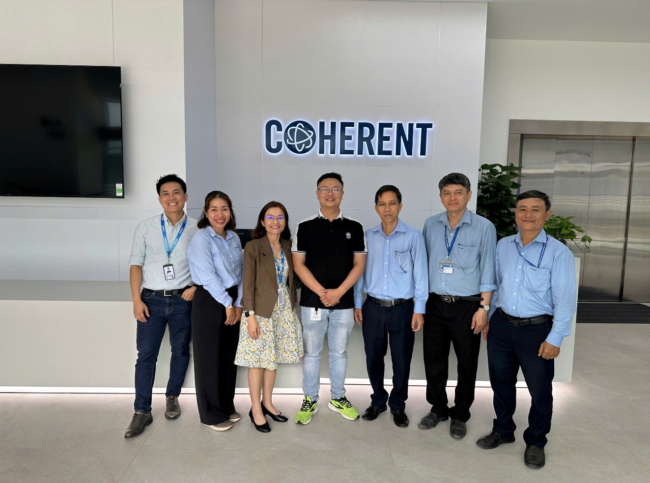 Trường Cao đẳng Kỹ thuật Công nghệ Đồng Nai tham quan và làm việc tại Công ty TNHH Coherent Việt Nam (Đồng Nai)